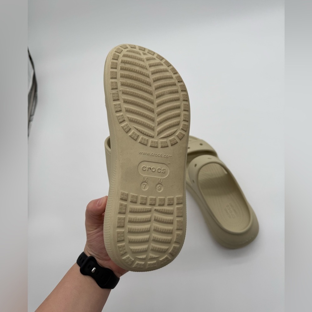 Crocs Classic Crush Platform Sandals Bone Color Sz. W 9 / M 7 - Picture 15 of 15